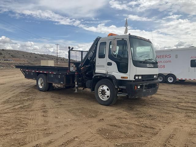 Image of Isuzu NPR equipment image 1