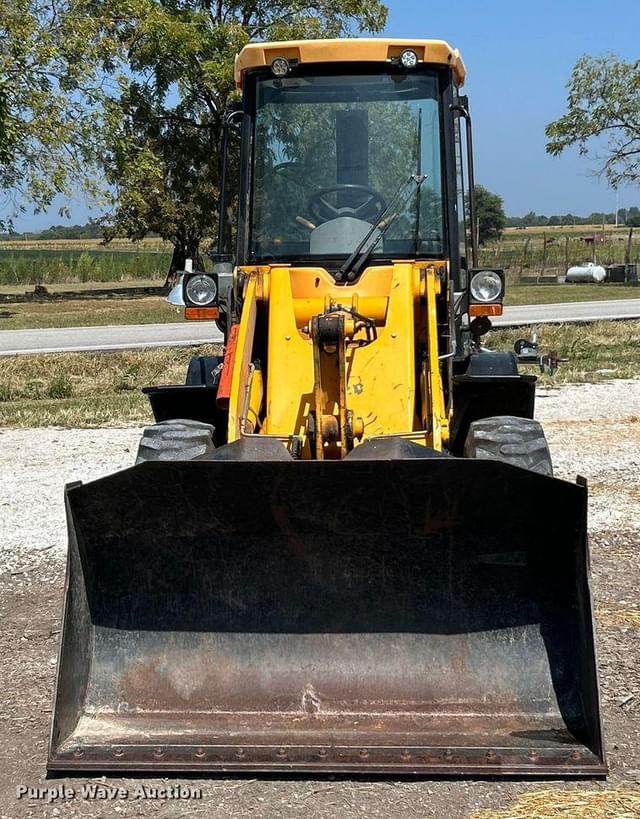 Image of JCB 407 equipment image 1