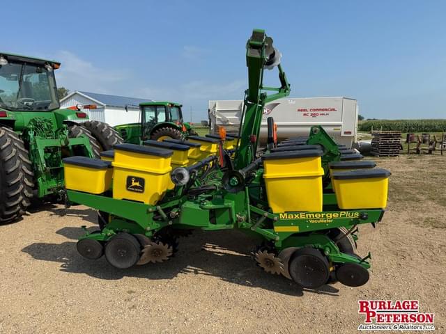 Image of John Deere 1760 equipment image 3