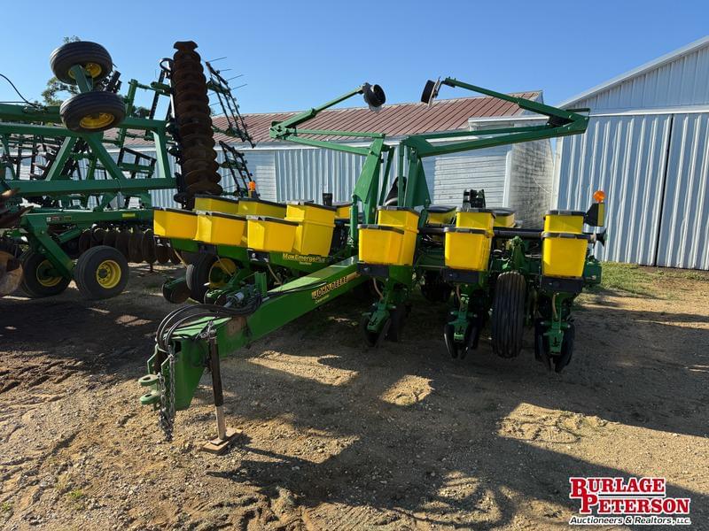 Image of John Deere 1760 Primary image
