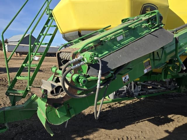 Image of John Deere 1890 equipment image 3