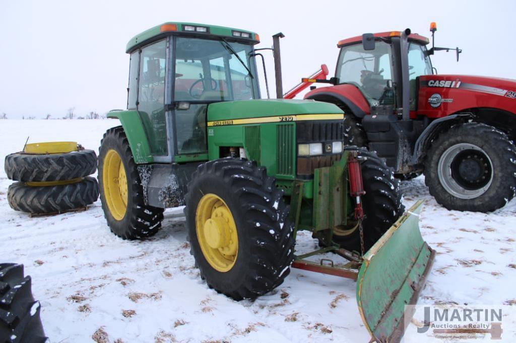 Image of John Deere 7210 Primary image