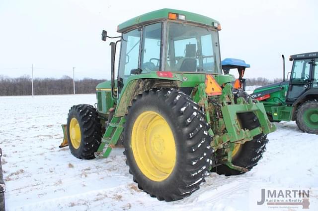 Image of John Deere 7210 equipment image 3