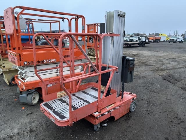 Image of JLG 12SP equipment image 2