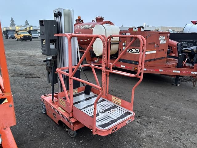 Image of JLG 12SP equipment image 3