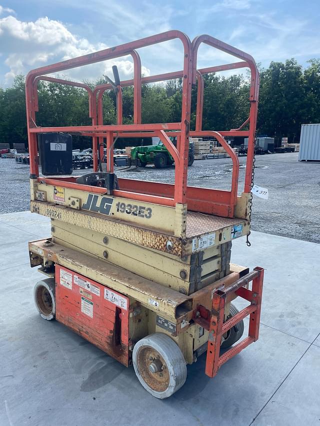 Image of JLG 1932E3 equipment image 1