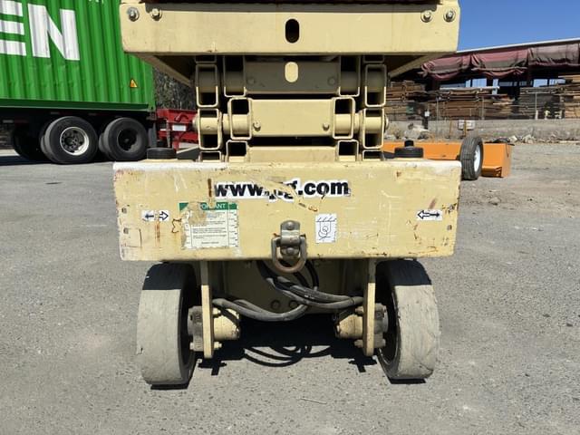 Image of JLG 1932E3 equipment image 4