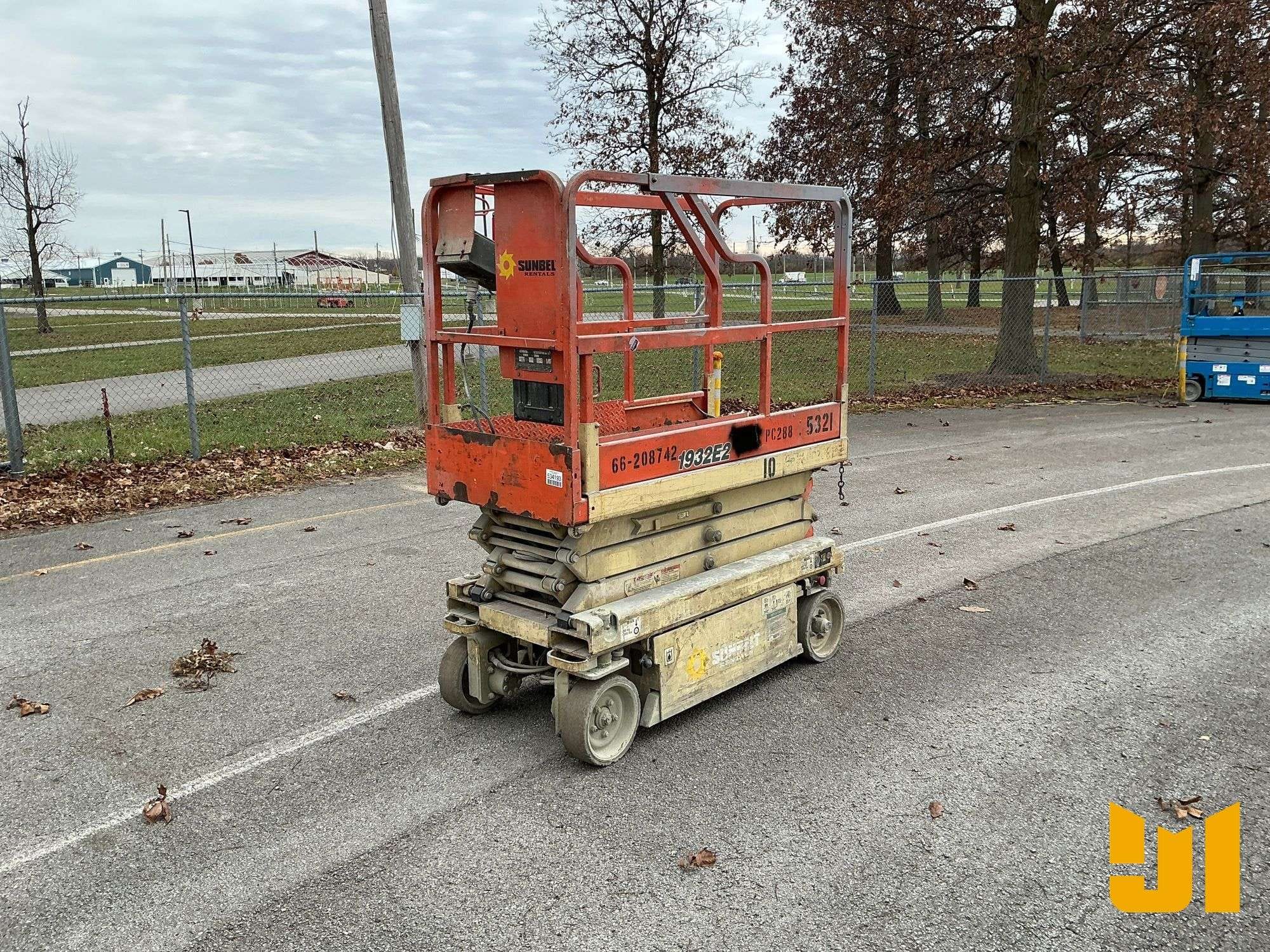 2000 JLG 1932E2 Equipment Image0
