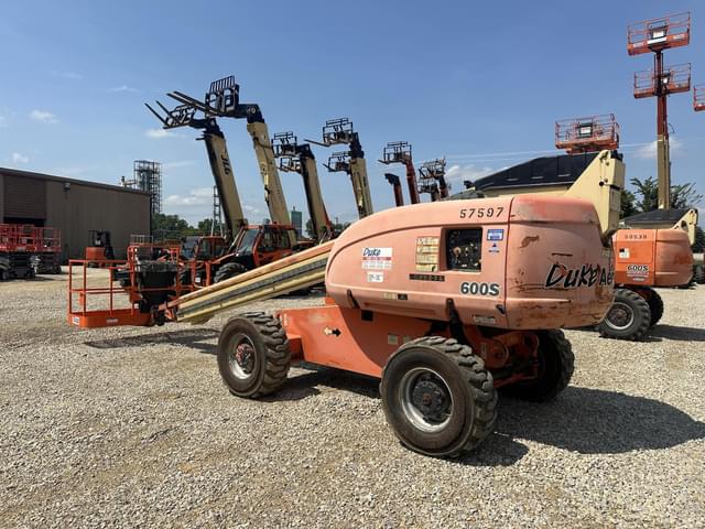 Image of JLG 600S equipment image 2