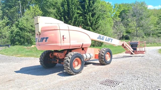 Image of JLG 600AJ equipment image 4