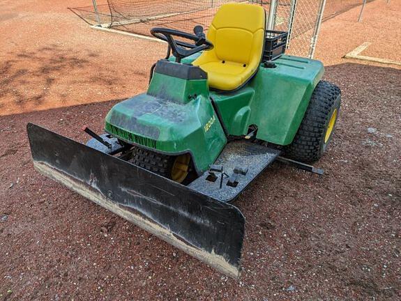 Image of John Deere 1200A equipment image 4
