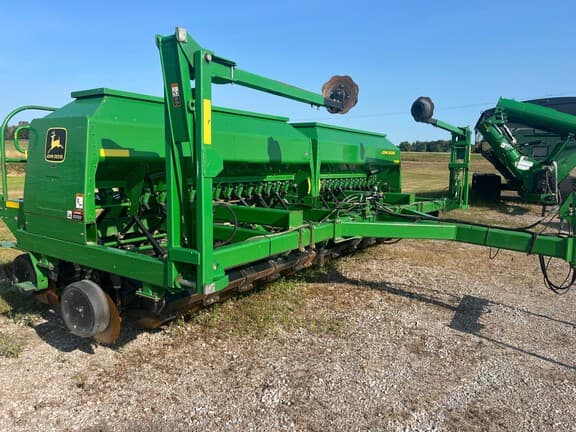 Image of John Deere 1560 equipment image 3
