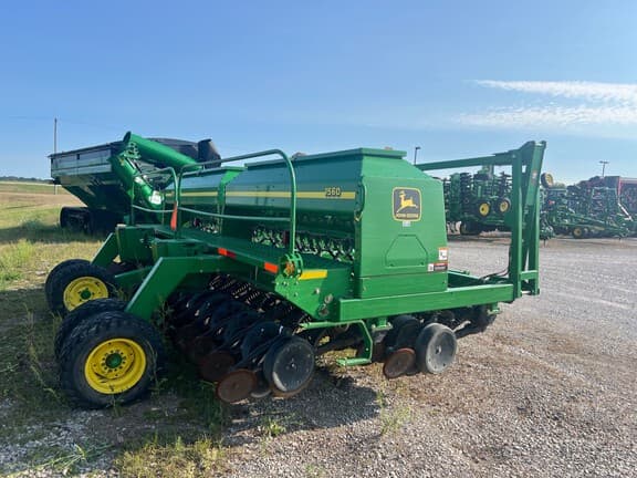 Image of John Deere 1560 equipment image 2