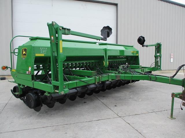 Image of John Deere 1560 Primary image