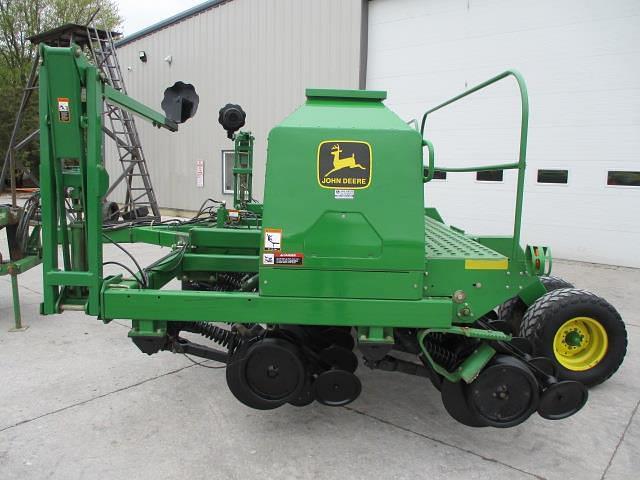 Image of John Deere 1560 equipment image 3