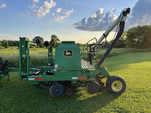 Image of John Deere 1560 equipment image 3