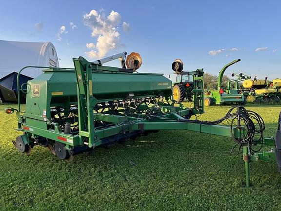 Image of John Deere 1560 equipment image 1