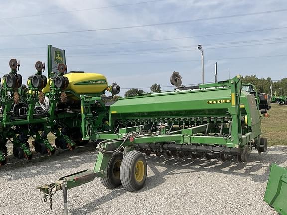 Image of John Deere 1560 equipment image 1