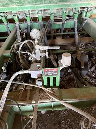 Image of John Deere 1560 equipment image 3