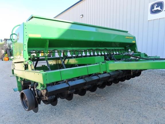 Image of John Deere 1560 equipment image 4
