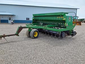 2000 John Deere 1560 Image