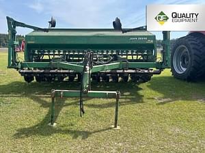 2000 John Deere 1560 Image