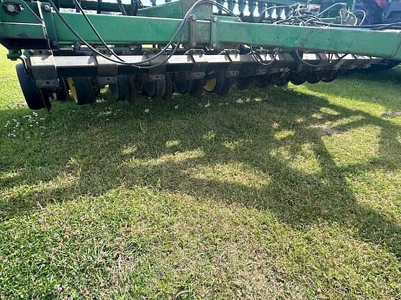 Image of John Deere 1560 equipment image 4