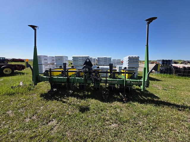 Image of John Deere 1700 equipment image 2
