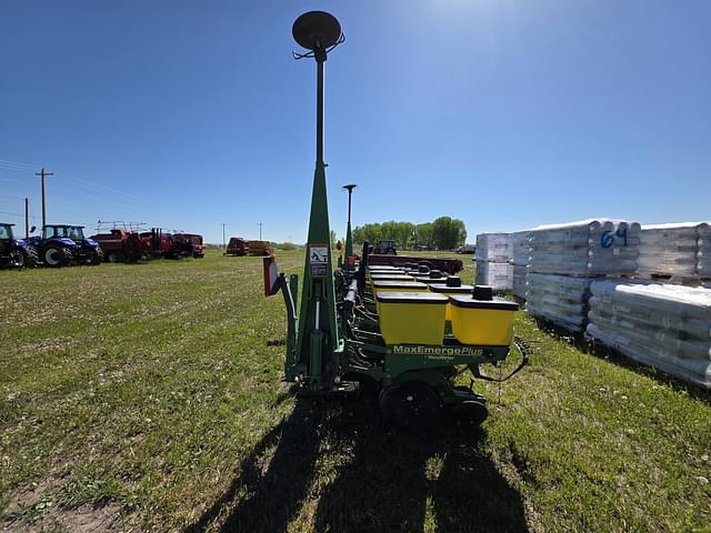 Image of John Deere 1700 equipment image 3