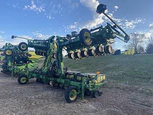 Main image John Deere 1720 1