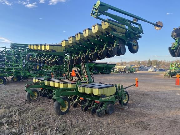 Image of John Deere 1720 equipment image 3