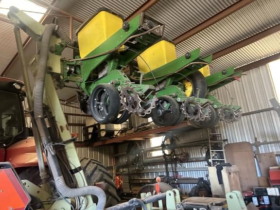 Image of John Deere 1720 equipment image 1