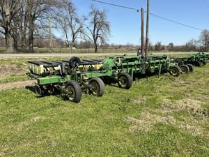 2000 John Deere 1720 Image