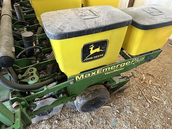 Image of John Deere 1750 equipment image 3