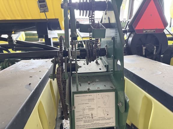 Image of John Deere 1760 equipment image 2