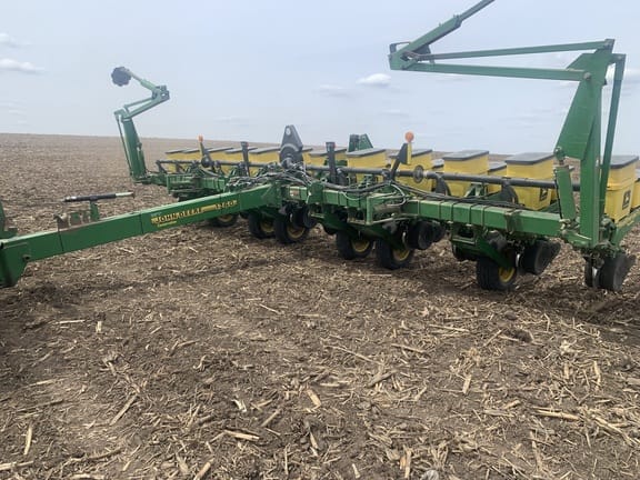 Main image John Deere 1760