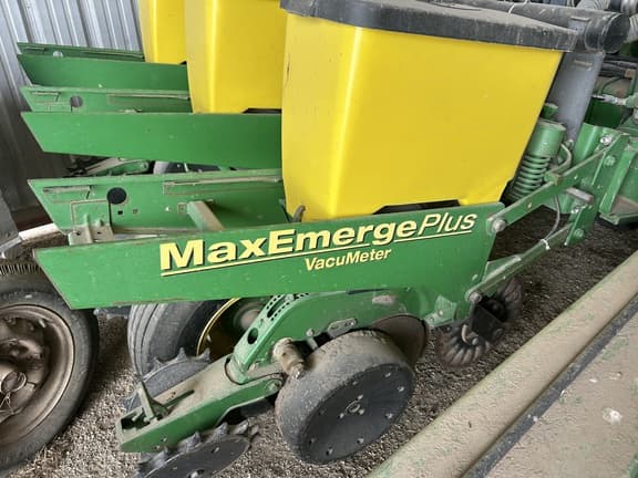 Image of John Deere 1760 equipment image 2