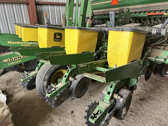 Image of John Deere 1760 equipment image 4