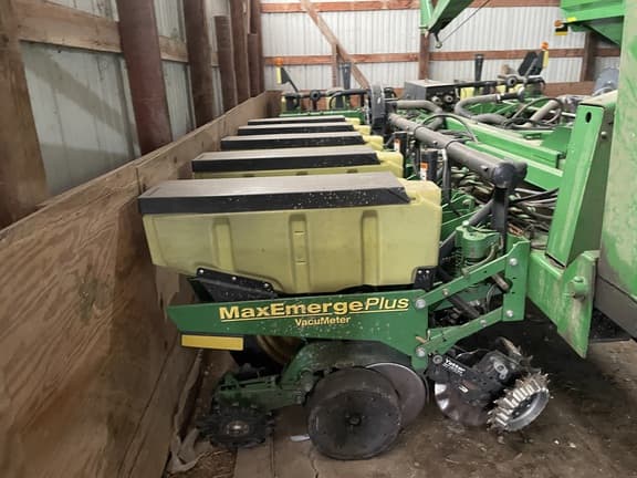 Image of John Deere 1770 equipment image 4