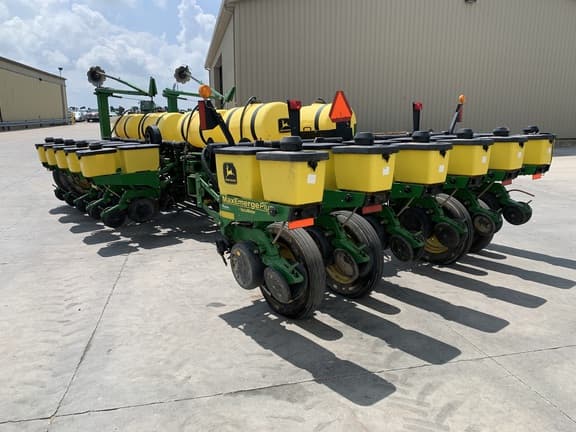 Image of John Deere 1770 equipment image 4