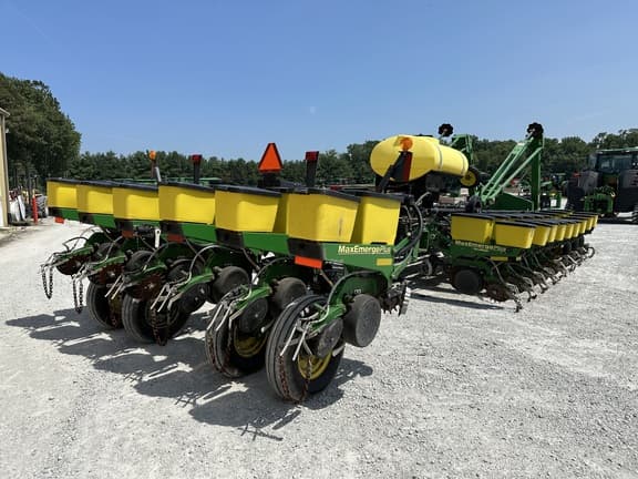 Image of John Deere 1770 equipment image 3