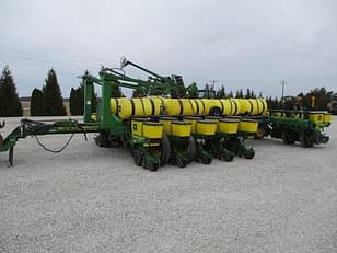 Main image John Deere 1770