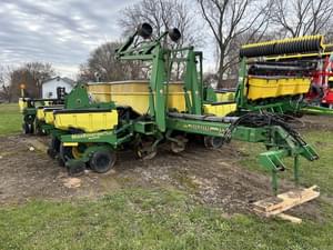 2000 John Deere 1770 Image