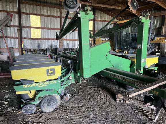Main image John Deere 1770