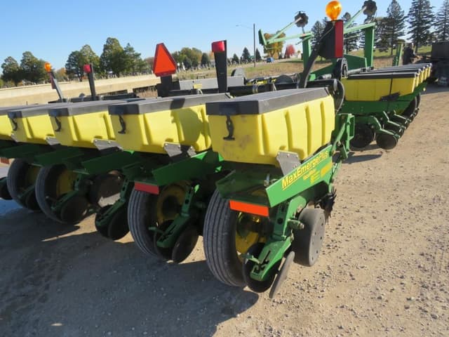 Image of John Deere 1770 equipment image 4