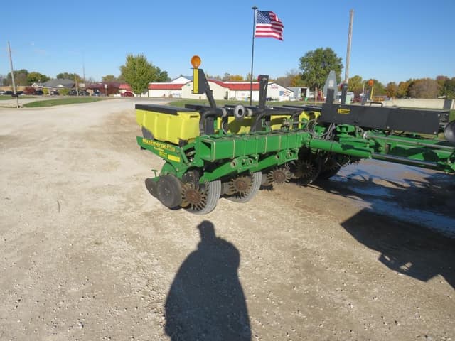 Image of John Deere 1770 equipment image 3