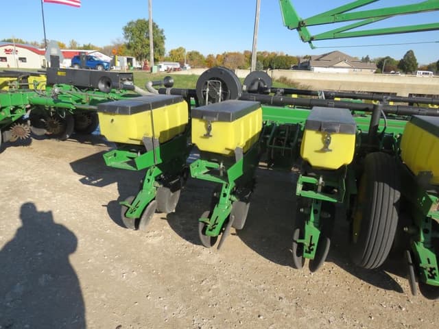 Image of John Deere 1770 equipment image 2