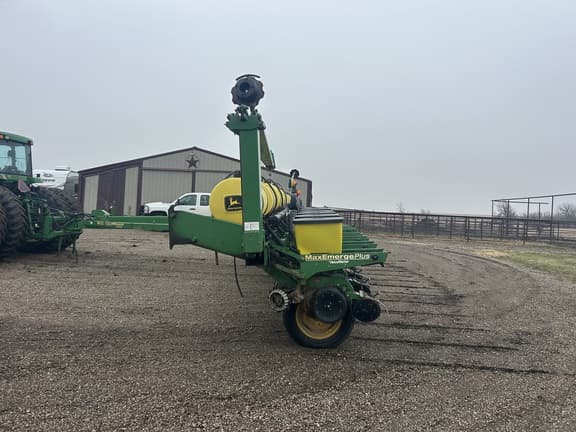 Image of John Deere 1770 equipment image 3