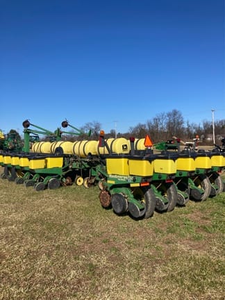 2000 John Deere 1770 Equipment Image0