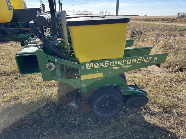 Image of John Deere 1770 equipment image 4